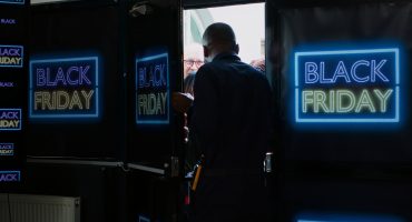 Crowd going crazy for black friday deals